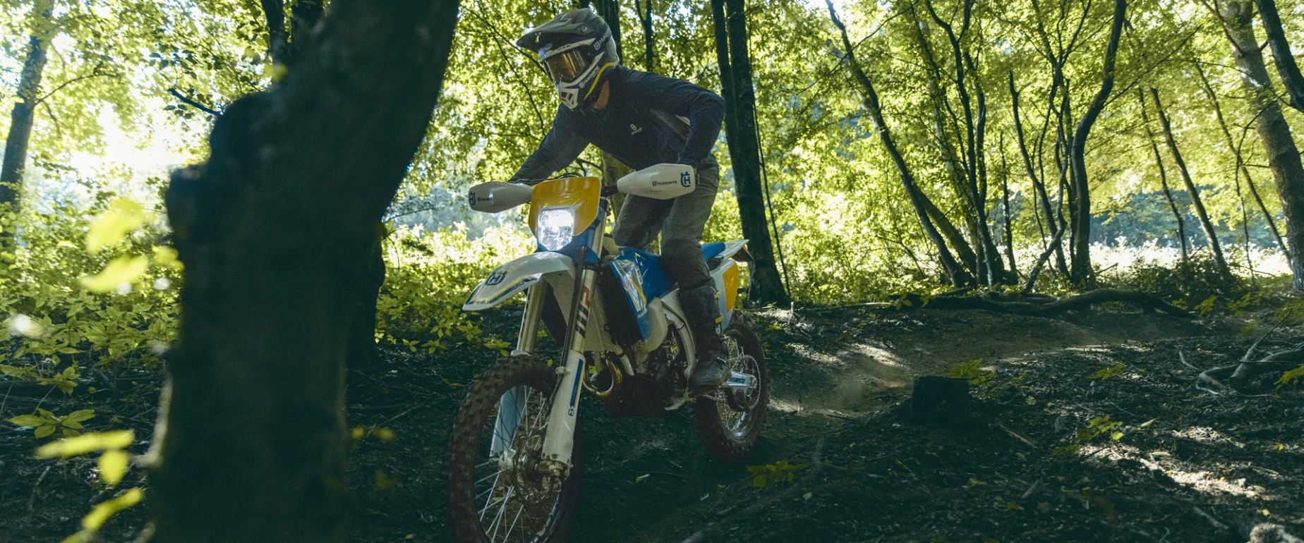 Husqvarna TE 250 Heritage 2025 in action